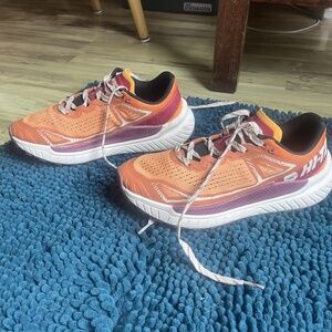 Hi-TEC Catalina Women's trail Runner  size 8